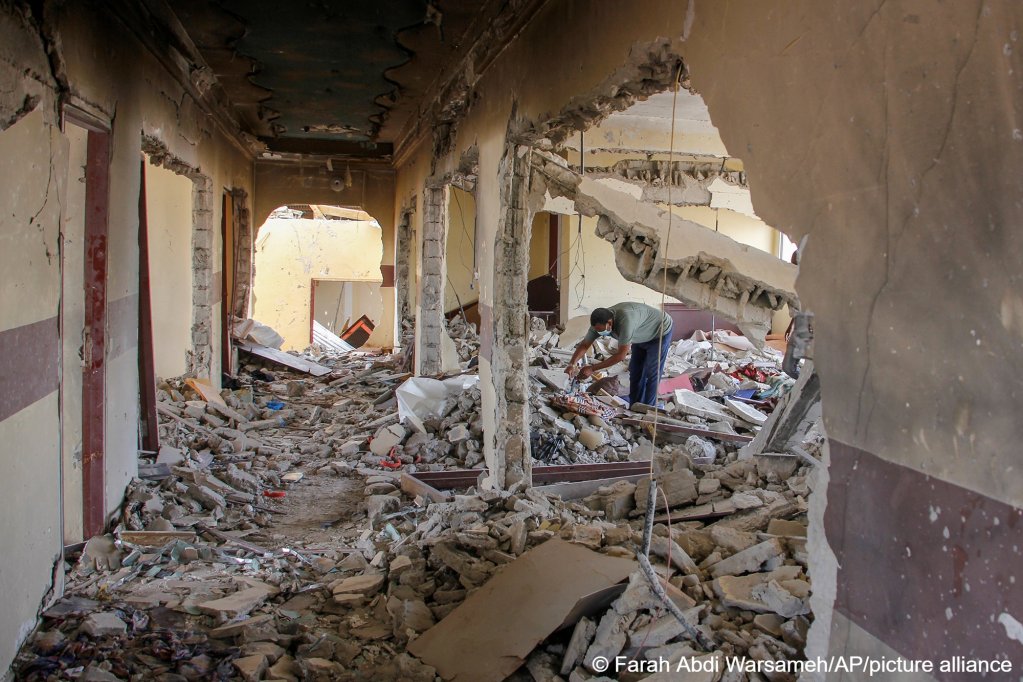 File photo: The remains of a bombed out hotel in Mogadishu from 2022. The seige which caused the damage was the longest in the country's history at the time, lasting more than 30 hours | Photo: Farah Abdi Warsameh/AP/picture alliance