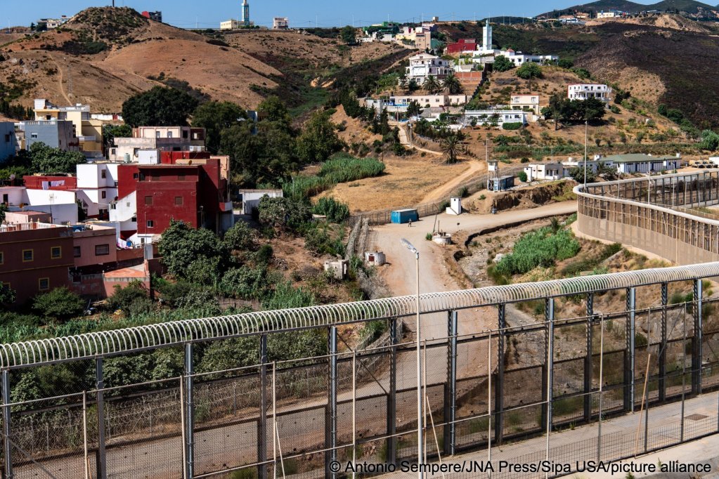 The efficacy of existing border walls and fences between Morocco and Ceuta will be reviewed after recent events | Photo: Antonio Sempere/JNA Press/SIPA USA/picture-alliance