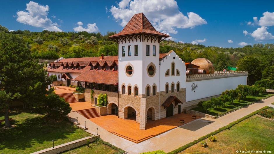 Purcari Wineries has thrown open the gates of its chateau to Ukrainian refugees | Photo: Purcari Wineries Group