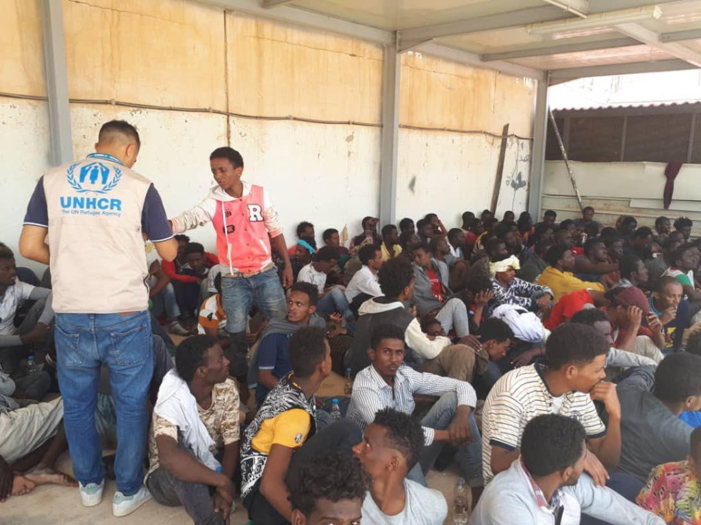 From file: UNHCR workers in Tripoli help migrants who survived a shipwreck off the Libyan coast | Photo: ARCHIVE/TWITTER UNHCR