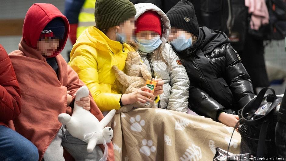 نصف اللاجئين الأوكرانيين الذين يصلون إلى ألمانيا هم من الأطفال