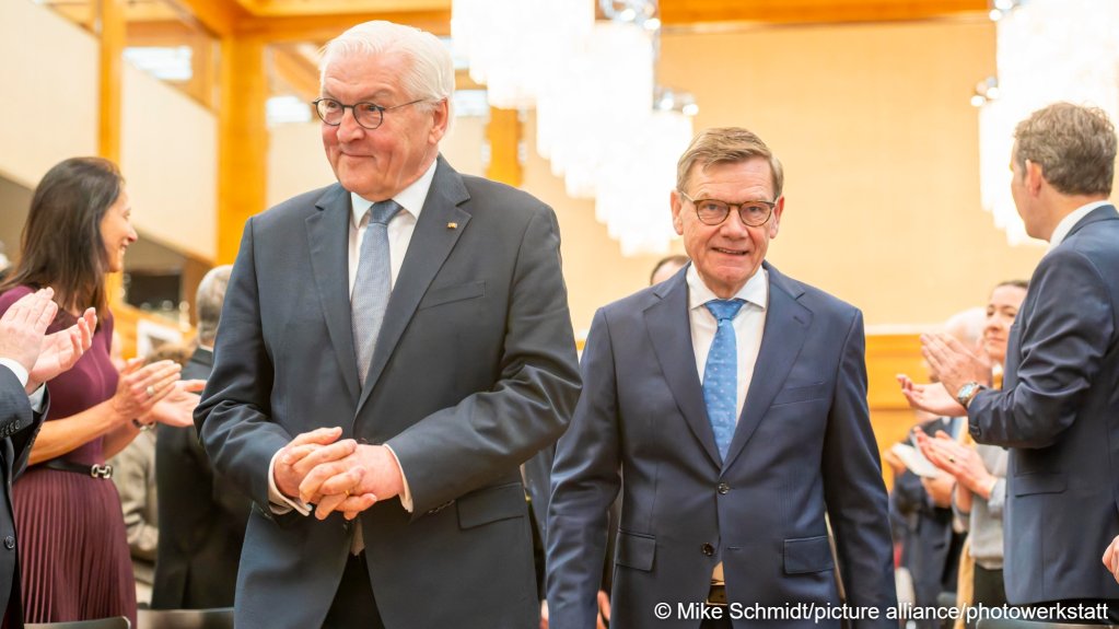 President Frank-Walter Steinmeier (left) and Foreign Minister Johann Wadephul (right) both criticized the Trump administration at an event that in previous years may have primarily been a celebration of the importance of the US in Germany's 20th century rehabiliation | Photo: Bernd von Jutrczenka / dpa / picture alliance