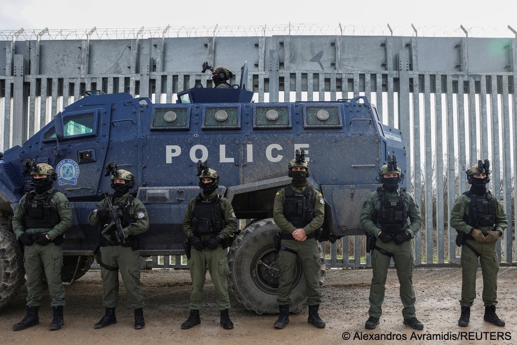 This Greek border fence was built to prevent migrant crossings along the Greek-Turkish border, near the village of Poros | Photo: Reuters/Alexandros Avramidis