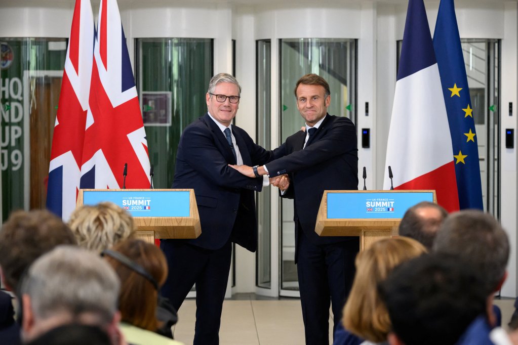 Prime Minister Keir Starmer signed the "one in, one out" deal with French President Emmanuel Macron in July in hopes to disrupting the business model of people smugglers operating in the English Channel | Photo: Reuters