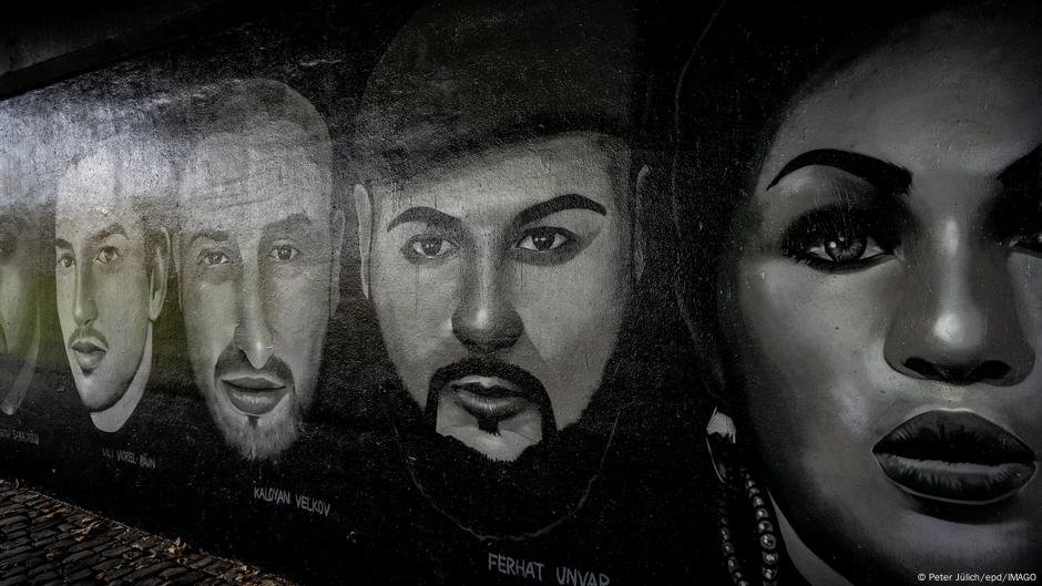 The wall painting of the victims had to be restored after being smeared with swastikas and other far-right graffiti | Photo: Peter Jülich/epd/IMAGO