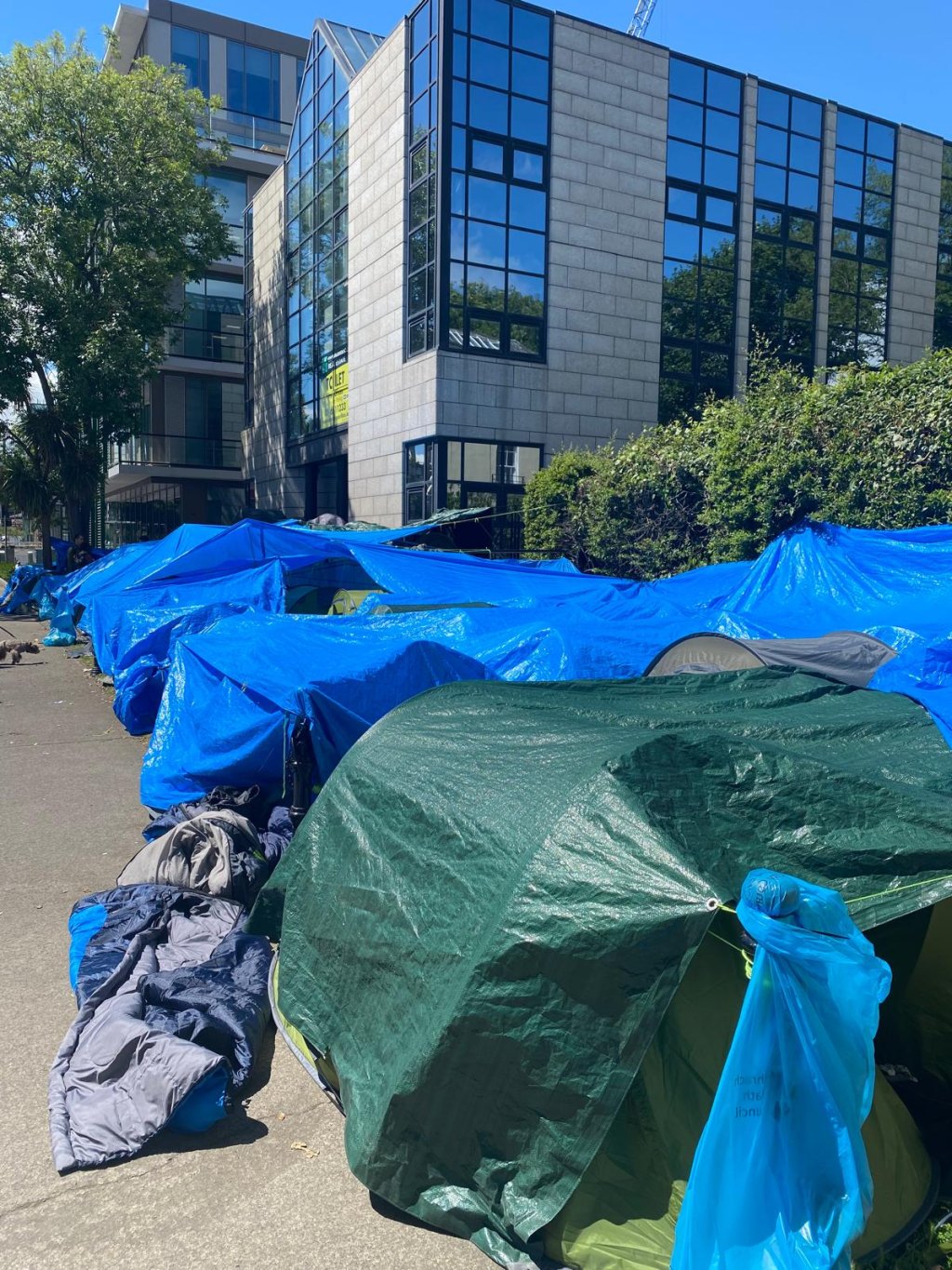 This camp is the only one in the Irish capital but it is not uncommon to come across tents near a river or under a bridge. Dublin, July 3, 2024 | Photo: InfoMigrants