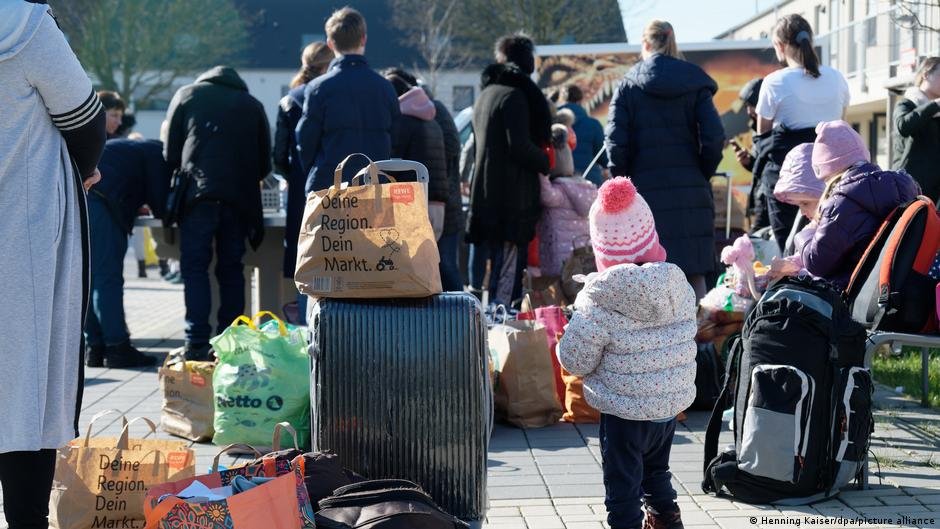 From file: Many Ukrainians have made their way to Germany, such as this group waiting to enter their new home in Cologne | Photo: Henning Kaiser/dpa/picture-alliance