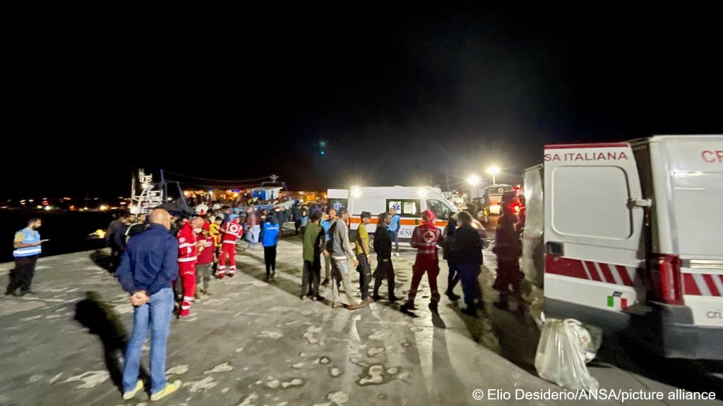 File photo used as illustration: The majority of those arriving in Italy are rescued by non-NGO rescue ships, or arrive under their own steam | Photo: Elio Desiderio /picture alliance / ZUMAPRESS.com