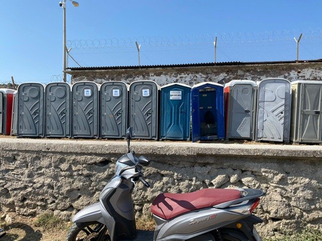Sanitation problems are among the most common complaints raised at various migrant camps in Greece | Photo: UNHCR/Natalia Prokopchuk