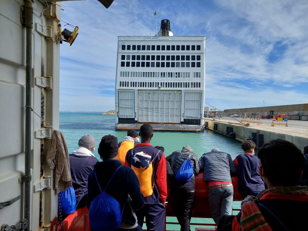 The wait at sea lasted for around a week, while the Ocean Viking requested a safe harbor | Photo: Claire Juchat/SOS MEDITERRANEE