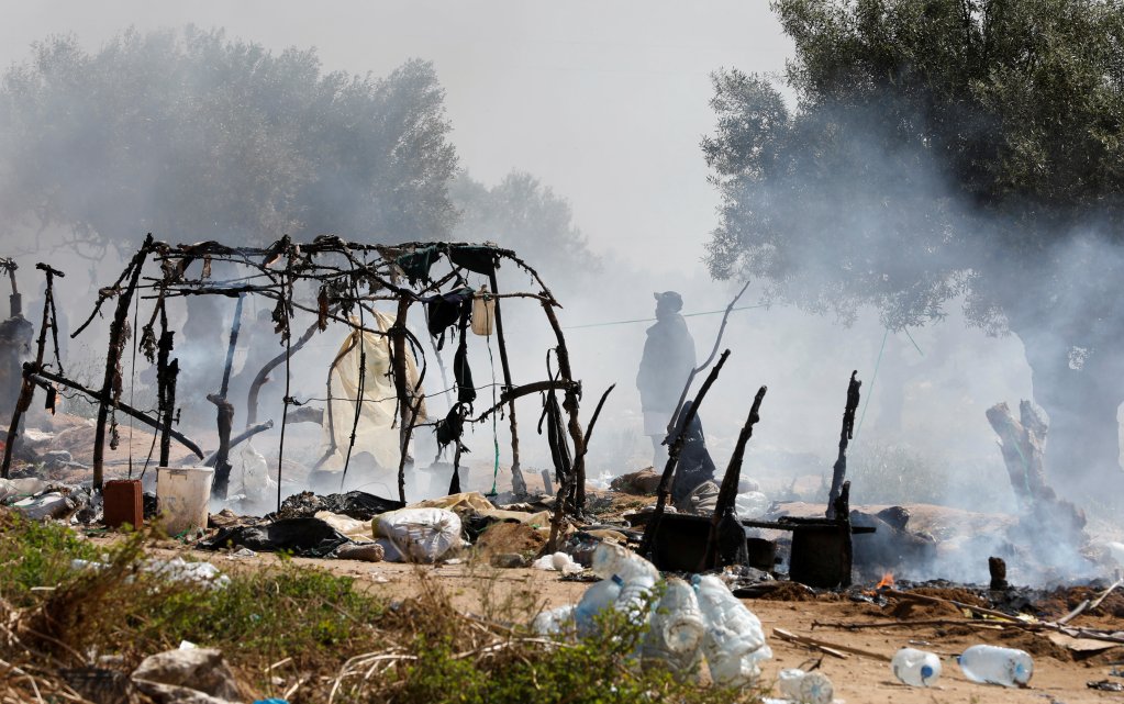 Following a large-scale "dismantling operation" by Tunisian authorities, scores of sub-Saharan migrants had to leave this makeshift camp near the Tunisian town of El Amra on April 24, 2025 | Photo: Reuters