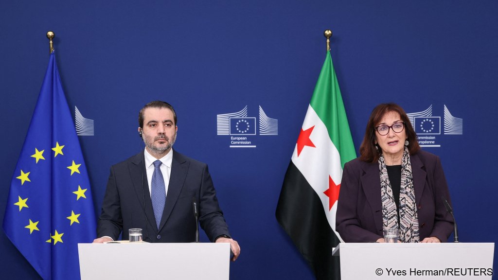European Commissioner for the Mediterranean Dubravka Suica (r) and Syrian Foreign Minister Asaad Hassan al-Shaibani (l)hold a press conference following a meeting of the Syria Partnership Coordination Forum, in Brussels, Belgium, May 11, 2026 | Photo: Yves Herman / Reuters
