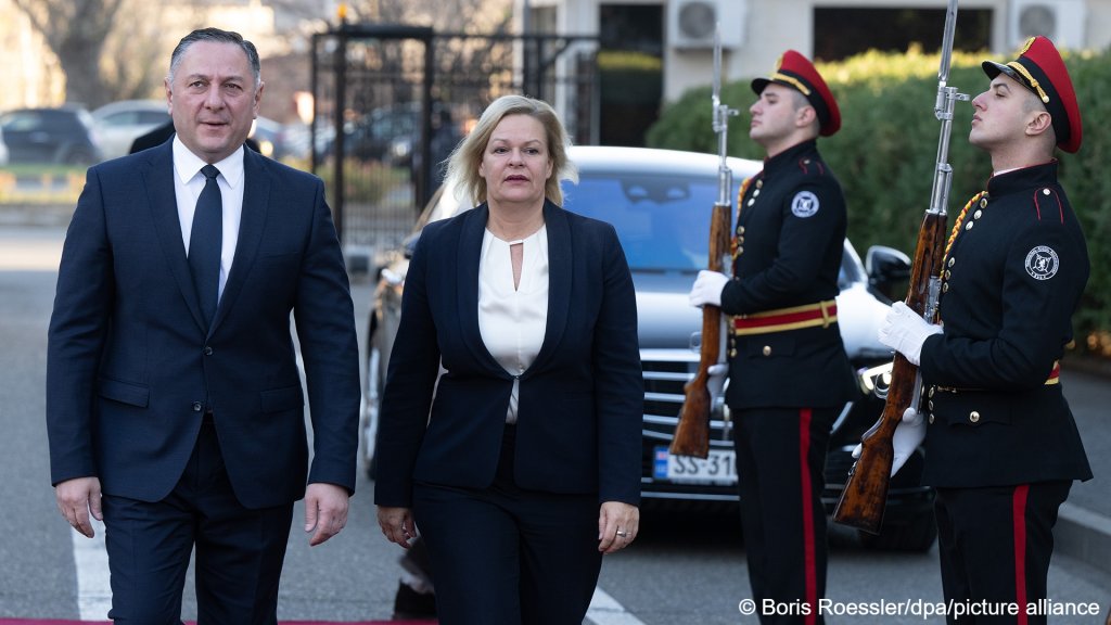 Germany has offered Georgia support in return for even more cooperation on repatriating Georgian nationals refused asylum in Germany | Photo: Boris Roessler / dpa / picture alliance