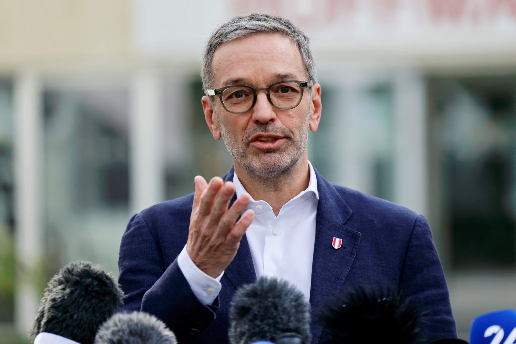 File photo: The head of Austria's Freedom Party (FPÖ) Herbert Kickl want to control the country's interior ministry to enact further changes on asylum and immigration | Photo: Lisa Leutner / Reuters