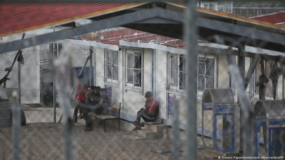 Conditions for refugees and migrants in Greece are often considered unsatisfactory by German courts | Photo: Giannis Papanikos/picture-alliance/dpa/AP