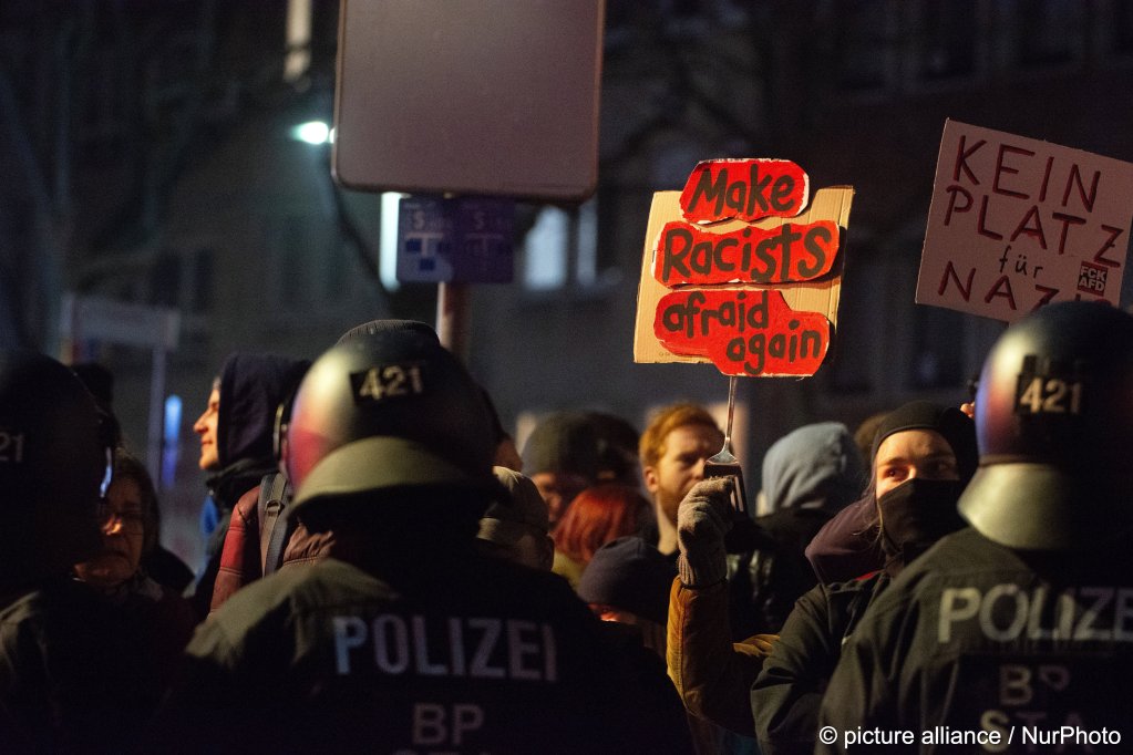 Thousands of people have been demonstrating across Germany against what they see as an increase in right-wing extremist activity and politics | Photo: Ying Tang/NurPhoto / picture alliance