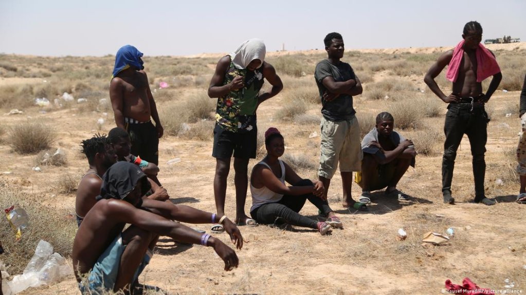 Rights observers pin their hope on international pressure, otherwise there is little hope that the situation for migrants in Libya will change | Photo: Yousef Murad/AP/picture alliance