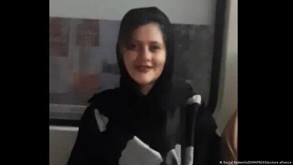 From file: The death of Jina Mahsa Amini in police custody sparked outrage in Iran and ignited solidarity movements around the world | Photo: Social Networks/ZumaPress/picture-alliance
