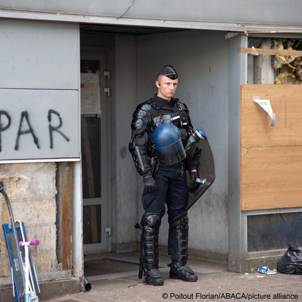 File photo used as illustration: Police and the authorities regularly clear migrants from makeshift camps, but many return just hours or days after a clearance, or set up camp in another part of town | Photo credit: Poitout Florian/ABACA/picture alliance