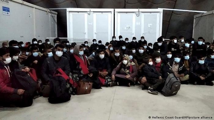 A large number of those in the Reception and Identification Center on the Greek island of Kos are likely to be returned to Pakistan or Bangladesh, according to the Greek government | Photo: picture-alliance/Hellenic coast guard