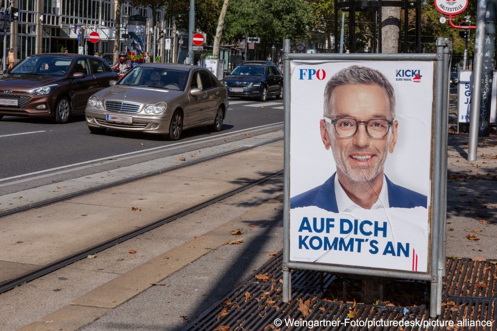An election poster of FPÖ leader Herbert Kickl promising 'it's up to you' | Photo: Weingartner-Foto/ picture desk/ picture alliance