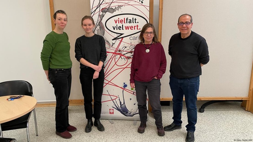Silvija Jakovljevic, Milena Peitzmann, Gabriela Al-Barghouthi and Majid Ibrahim from the Mondial Psychosocial Center in Bonn | Photo: Oliver Pieper/DW