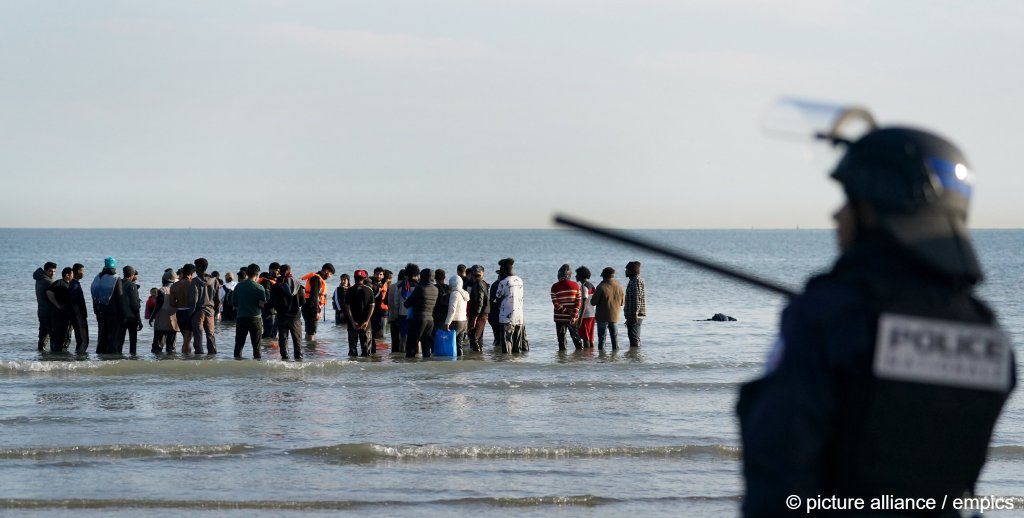 A spokesperson for the police union UNSA defended officers wearing full riot gear, saying that they faced dangers too when migrants or suspected smugglers throw stones or metal objects at them to try and prevent them from intervening | Photo: Gareth Fuller/PA Wire