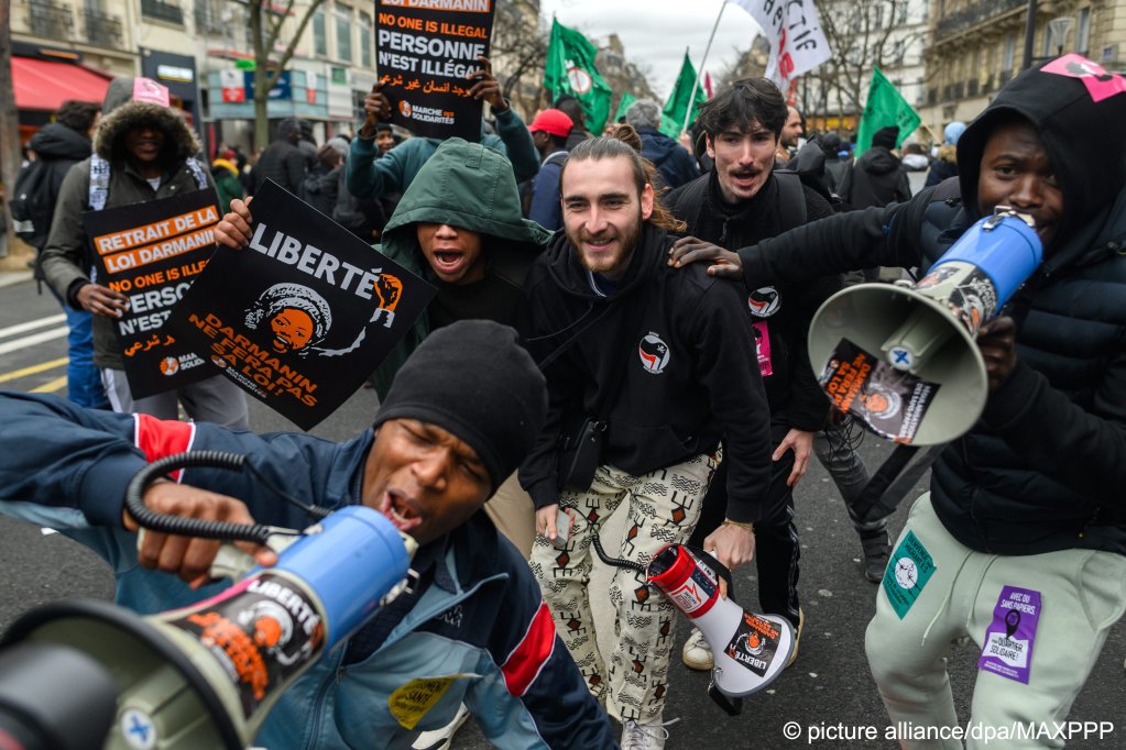 Manifestation en faveur des droits des sans-papiers à Paris, le 3 février 2024. Crédit : Picture alliance