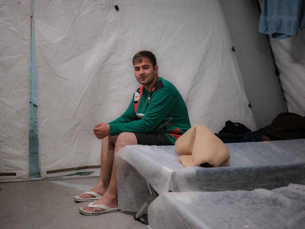 Pardis Jalali hopes to be able to apply for asylum in Italy. Pardis had heard about the Fraternità Massi shelter. He hoped to find shelter there for a few days, enough time to regain his strength and sort out his immigration status | Photo: Jean Kader/Encrage