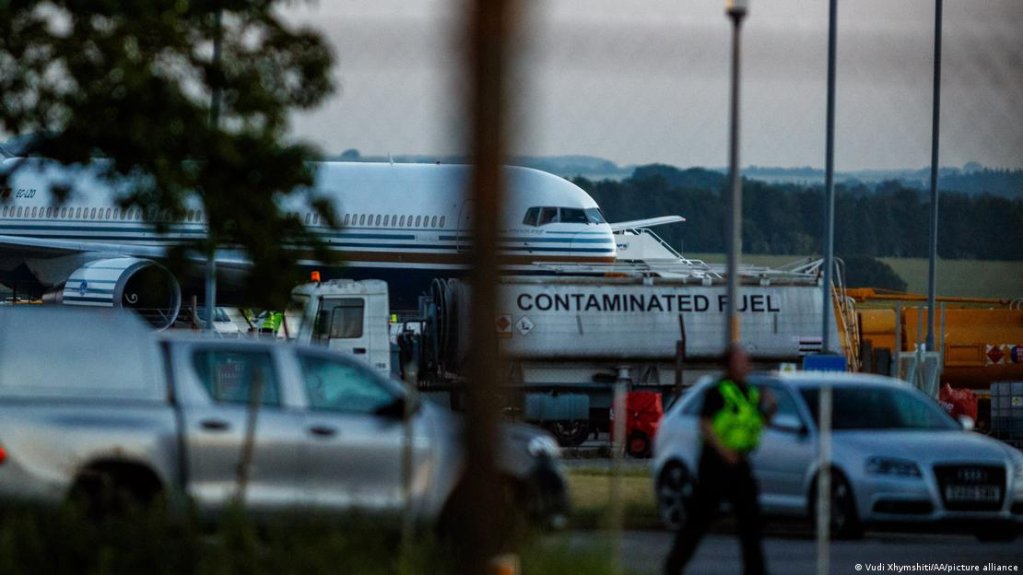 From file: The UK's first scheduled deportation flight to Rwanda was cancelled after an intervention by the European Court of Human Rights | Photo: Vudi Xhymshiti/AA/picture alliance