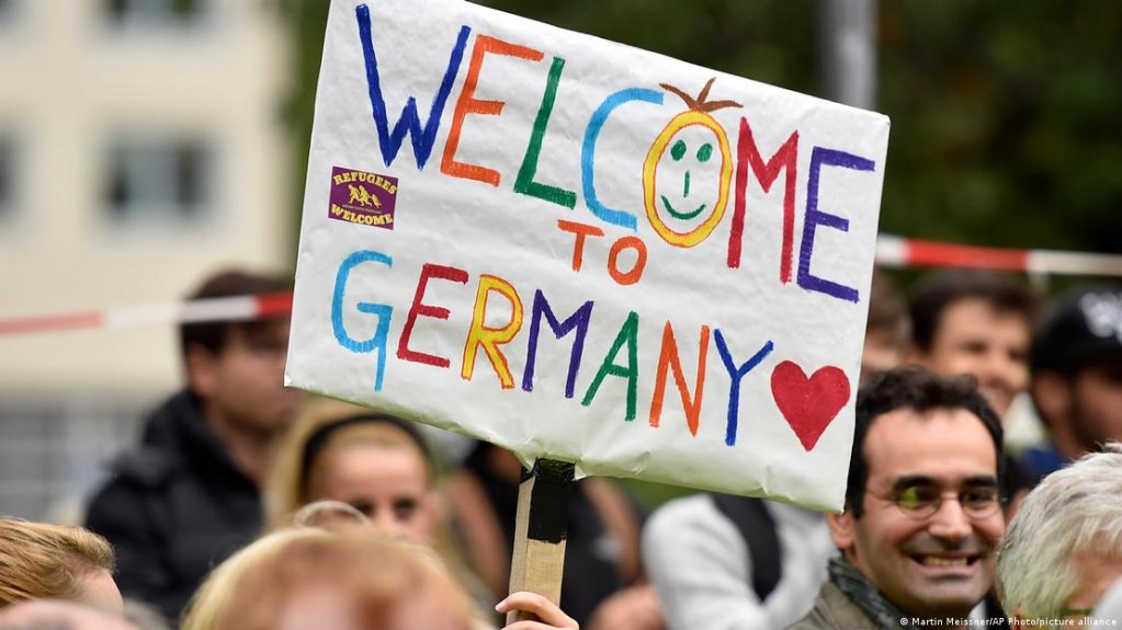File photo: Many Syrians say they don't feel quite welcome in Germany anymore amid a rise in anti-migrant sentiment and talks of sending many back to their home country | Photo: Martin Meissner/AP Photo/picture alliance