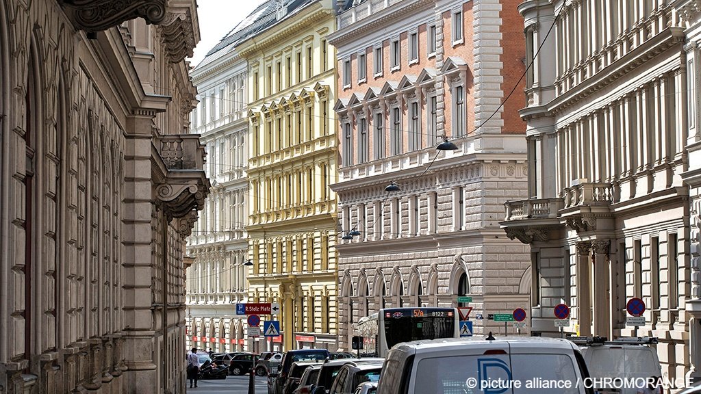 File photo used as illustration: Syrian refugees were the population found to suffer most from housing instability in Austria, according the study | Photo: Ernst Weingartner / picture alliance / CHROMORANGE