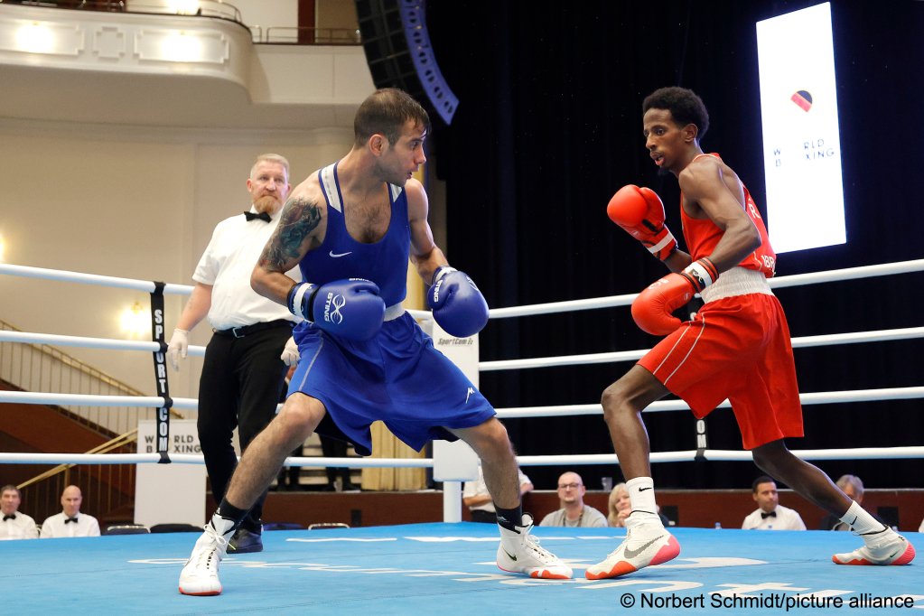 Omid Ahmadisafa competes in the Cologne Boxing Cup in 2023 against Ibrahim Salah | Photo: Norbert Schmidt / picture alliance