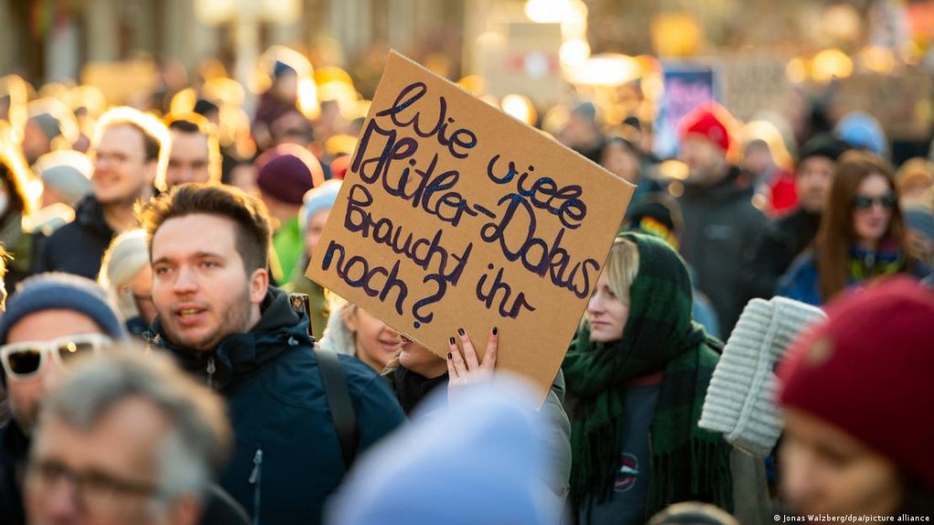 More than one million people have taken to the streets in Germany to protest right-wing extremism. | Photo: Jonas Walzberg/dpa/picture alliance