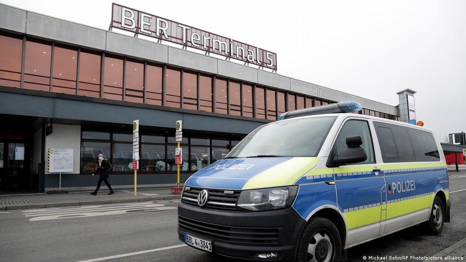 Berlin Schönefeld Airport - which has been rebranded as Terminal 5 - already has facilities to process asylum seekers upon arrival | Photo: Michael Sohn/AP Photo/picture-alliance