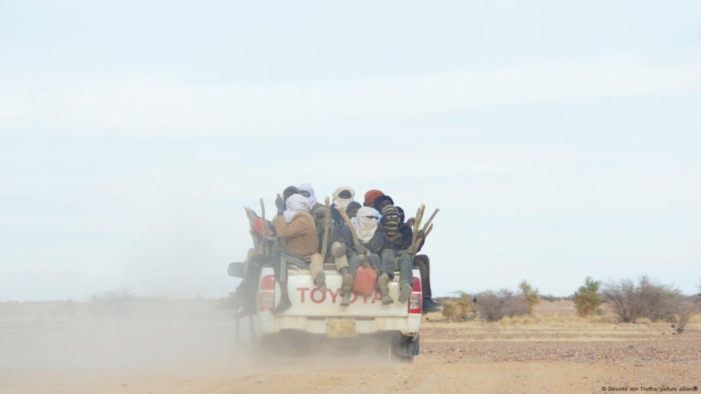 Migrants travel from Niger towards Libya though the desert | Photo: Désirée von Trotha/picture alliance
