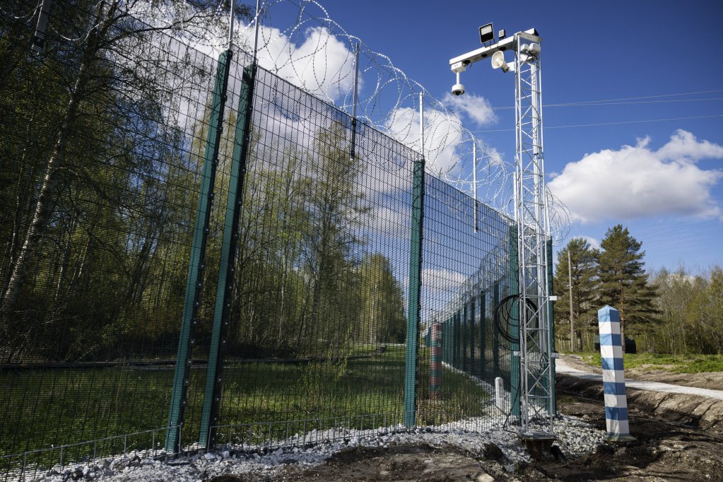 File photo: Surveillance equipment at the newly built border fence at the border between Finland and Russia near the Nuijamaa border crossing point | Photo: Roni Rekomaa / Lehtikuva