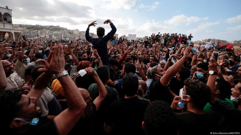 Since the floods, there have been angry protests in Derna about local authorities' inaction | Photo: Zohra Bensemra/Reuters