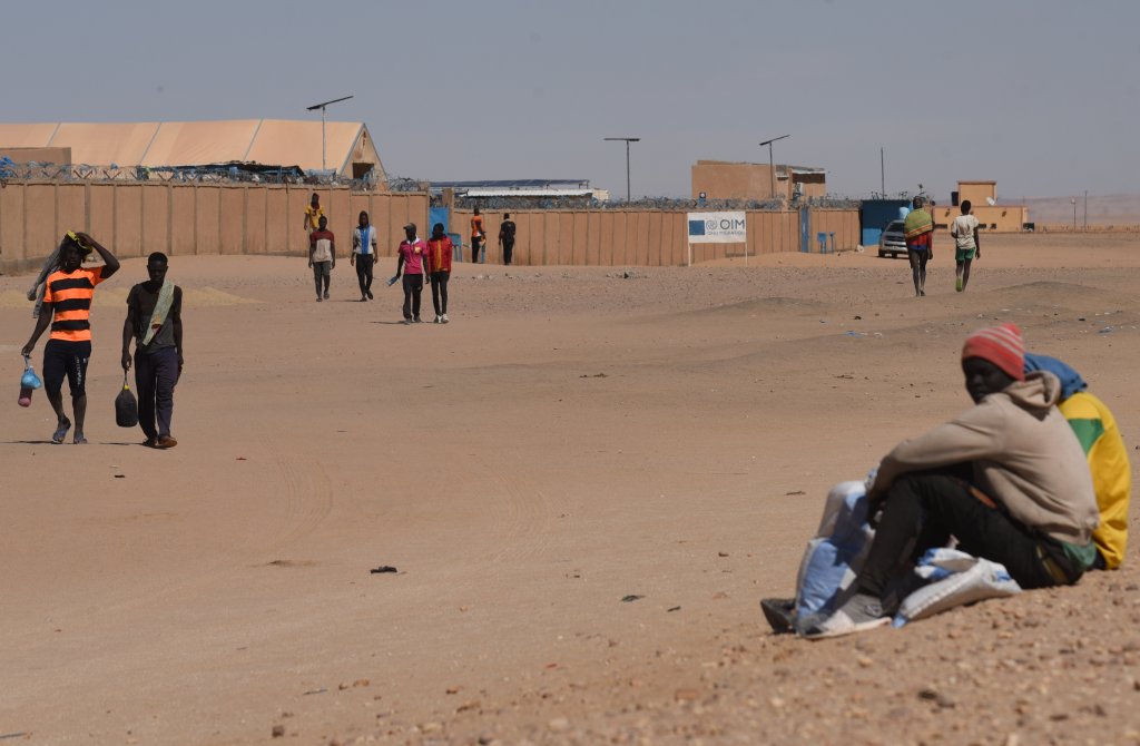 File photo: Migrants stranded in the Nigerien village of Assamaka after being expelled from Algeria, in November 2022 | Photo: Mehdi Chebil