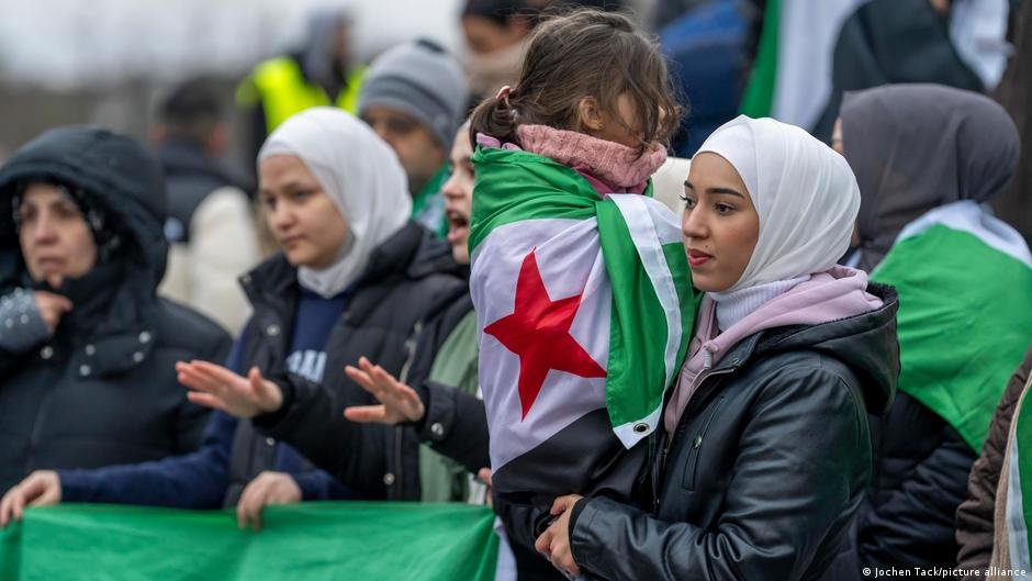 File photo: Syrians in Germany were jubilant when the Assad regime fell in December 2024 | Photo: Jochen Tack/picture alliance