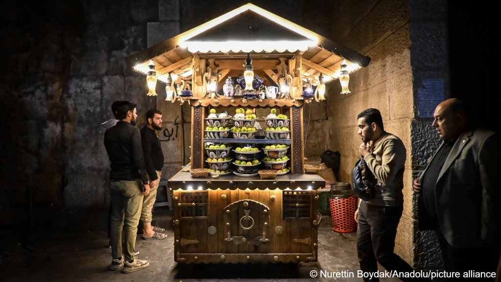 File photo used as illustration: The EUAA tells EU countries to assess each case individually, asking a series of three questions, considering the level of risk of persecution that an individual might still face in Syria today | Photo: Nurettin Boydak / Anadolu / picture alliance