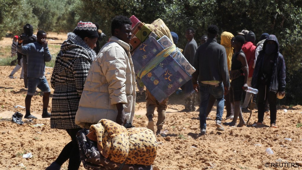 Thousands of irregular migrants in Tunisia don't know where to go next now | Photo: Reuters