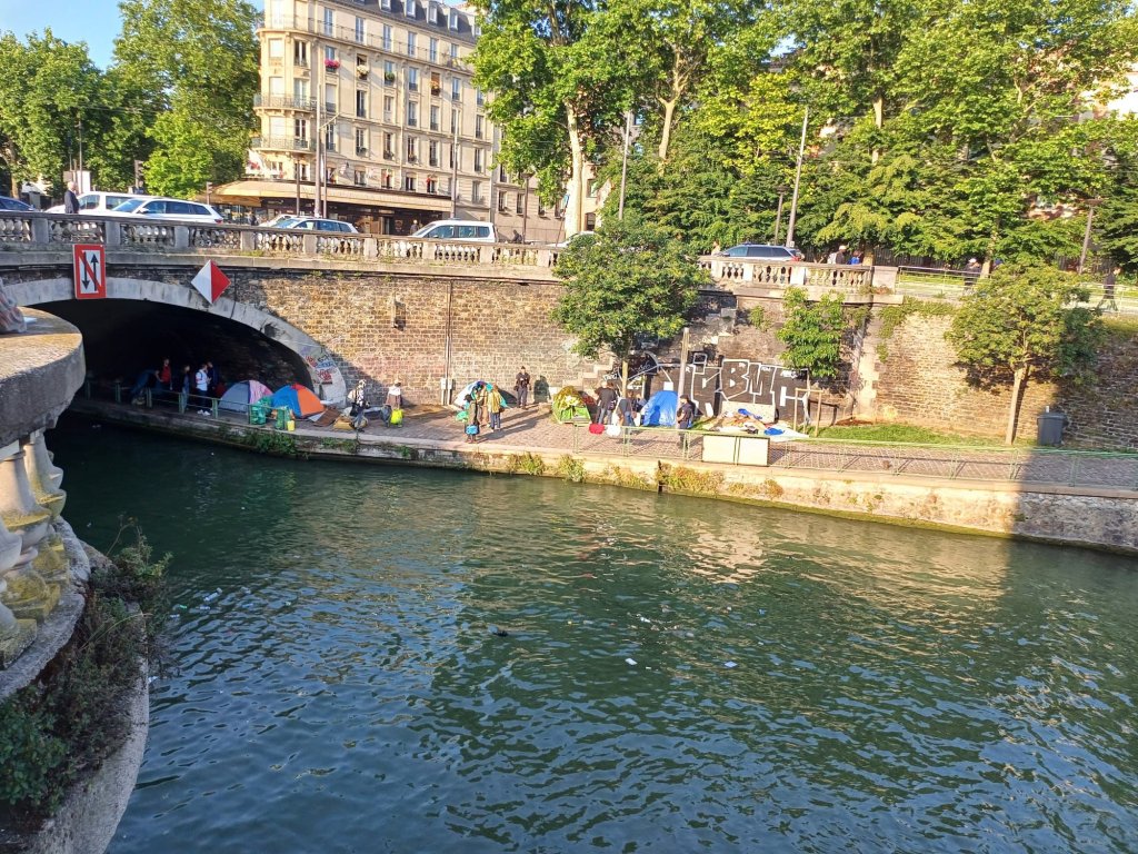 Le campement de la Villette évacué ce mercredi 11 juin, dès 7h du matin. Crédit : Médecins du monde.