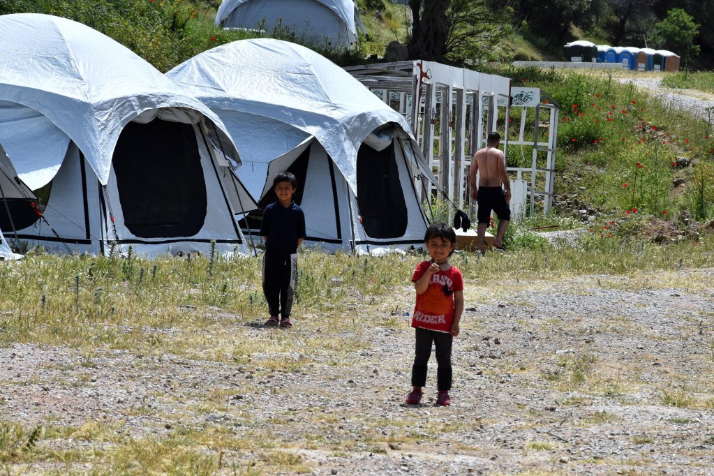 During 2020, many migrant camps in Greece were placed under extended COVID-19 lockdown | Photo: EPA/Stratis Balaskas 