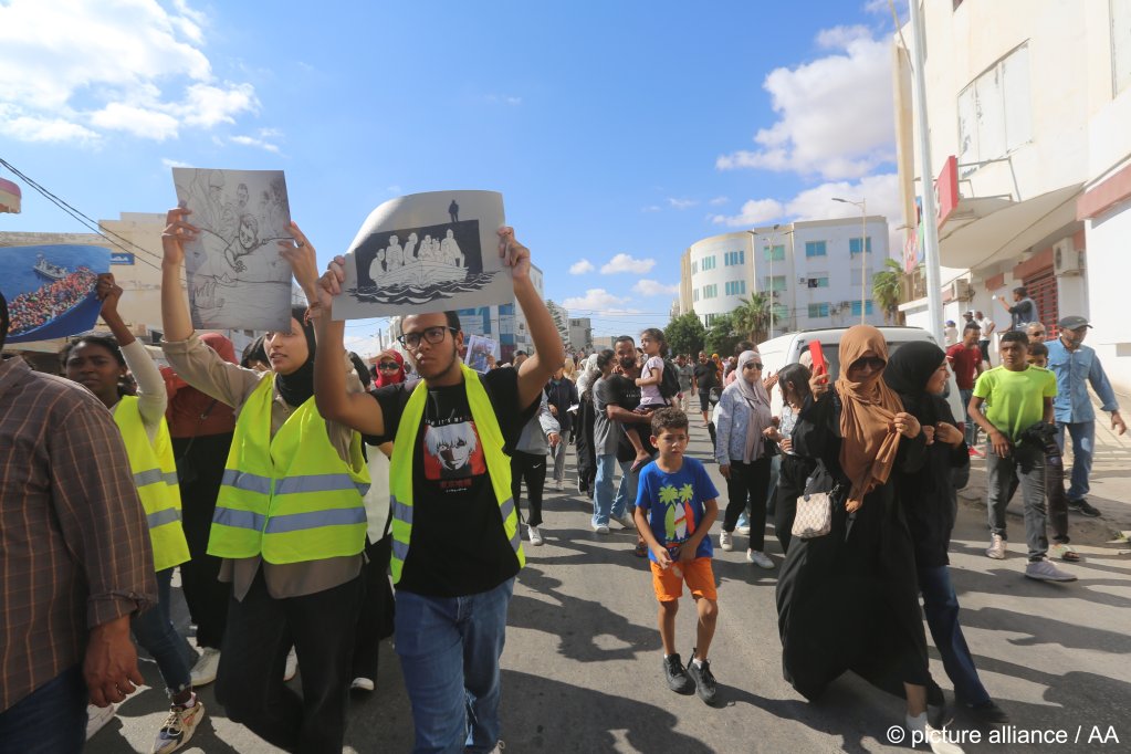 The Tunisian UGTT labor union called a general strike in the town of Zarzis on 18 October |  Photo: Tansim Nasri/Anadolu Agency/Picture Alliance