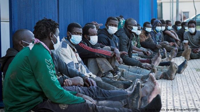 The migrants who made it to Melilla are being registered in a center in Melilla and their cases assessed | Photo: Jesus Blasco de Avellandeda / Reuters