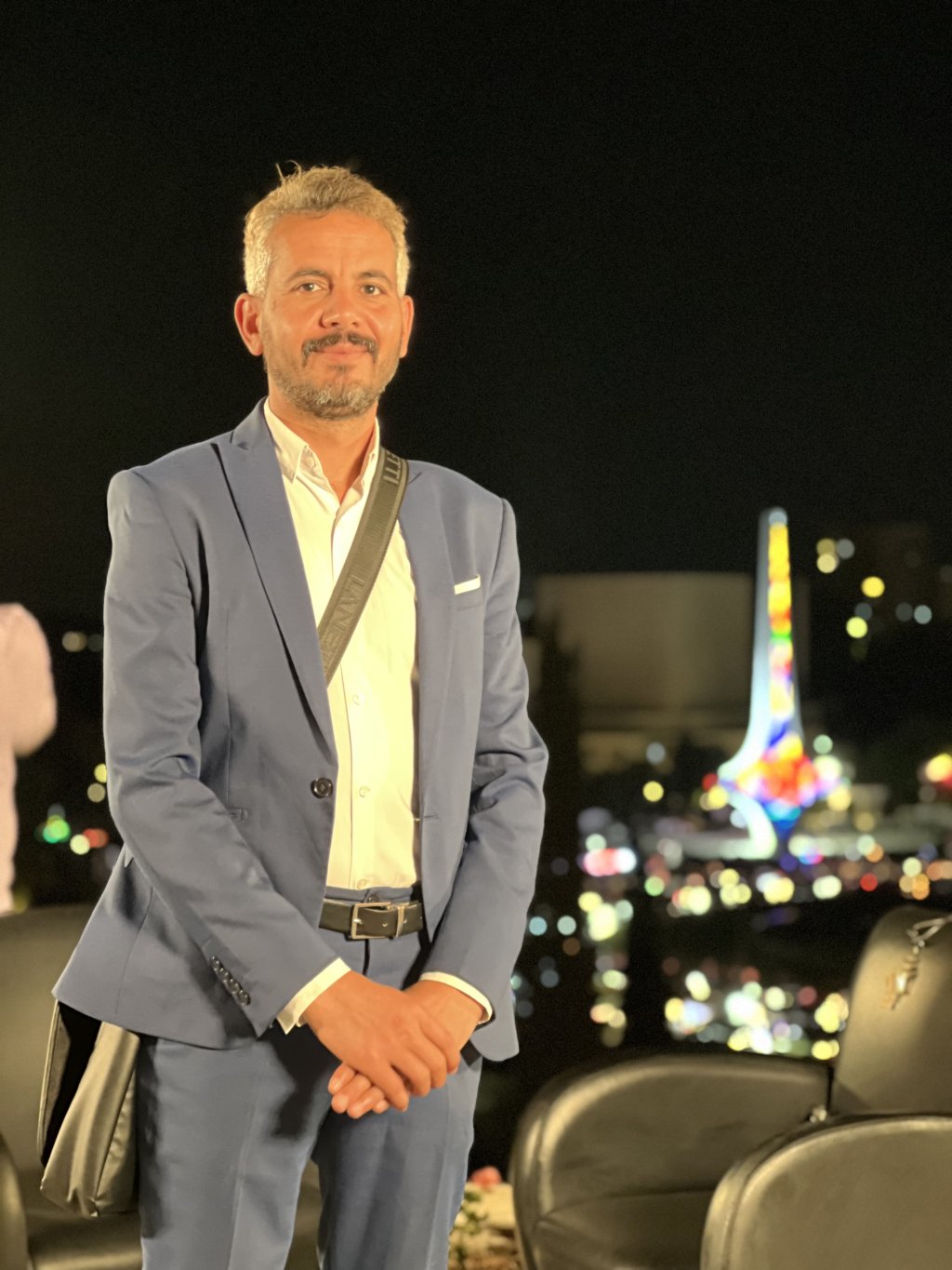 محمد ربيع صحفي سوري ألماني غادر المانيا للعيش والعمل في سوريا