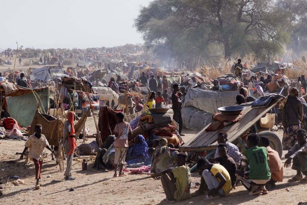 Displaced people following the RSF attacks against the Zamzam camp, in the town of Tawila, Sudan, April 15th, 2025. Photo: Reuters