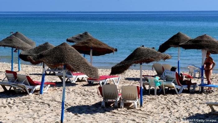 تراجعت عائدات السياحة في تونس بنسبة 60 بالمئة بسبب الأزمة الصحية