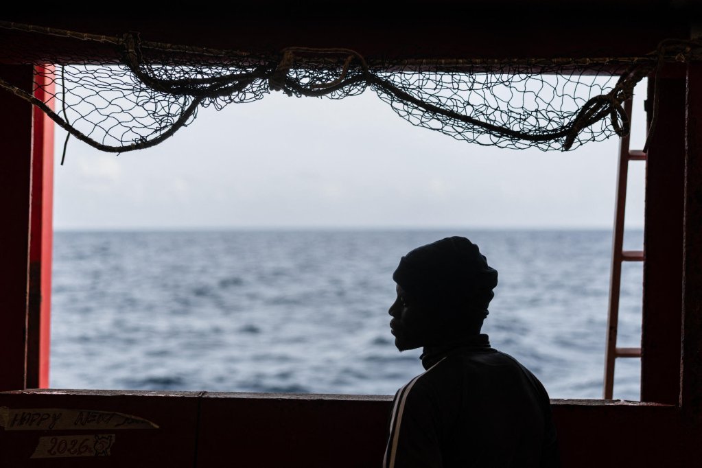File photo: A Sudanese migrant gazes out at the sea from a migrant rescue ship as it sails across the Mediterranean towards Palermo, southern Italy | Photo: Sameer Al Doumy / AFP